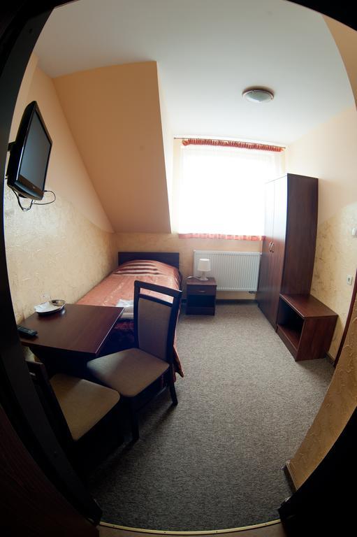 Hotel & Restauracja Okraglak Chęciny 객실 사진