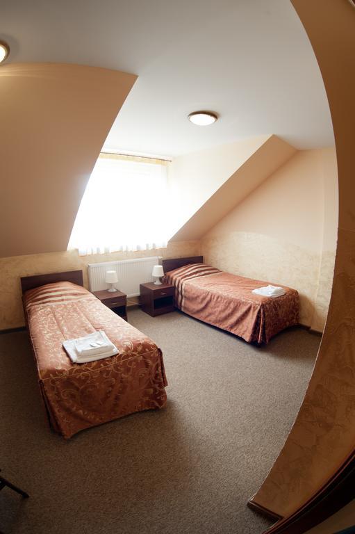 Hotel & Restauracja Okraglak Chęciny 객실 사진