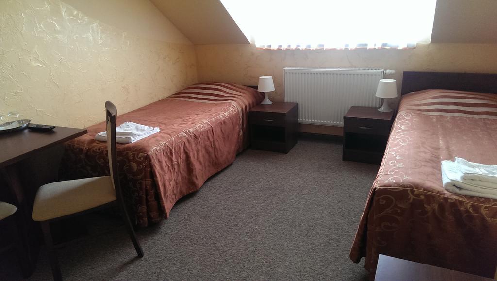 Hotel & Restauracja Okraglak Chęciny 객실 사진