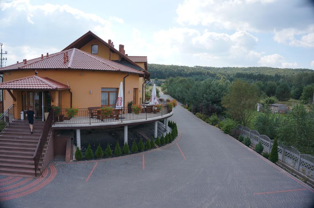 Hotel & Restauracja Okraglak Chęciny 외부 사진